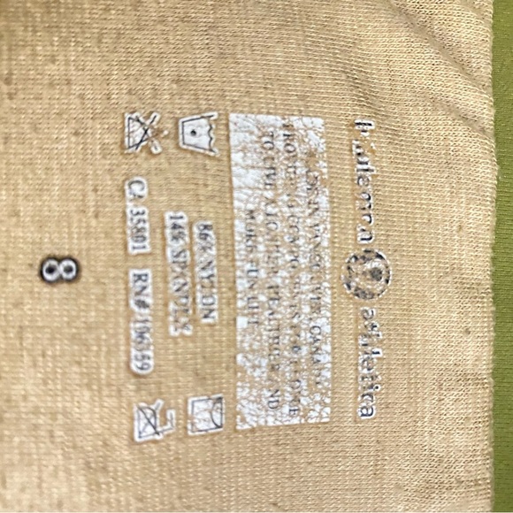 Lululemon Athletica Built in Bra Made In Canada Sleeveless V-Neck Top Womens 8 - Picture 3 of 7